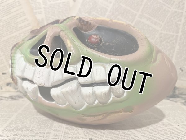 画像2: Weird Ball/Football Worm Skull(Loose) MT-105 (2)