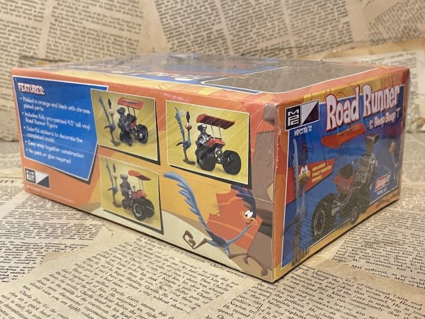 画像2: Road Runner amd the Beep Beep T/Model Kit(00s/MIB) LT-085 (2)