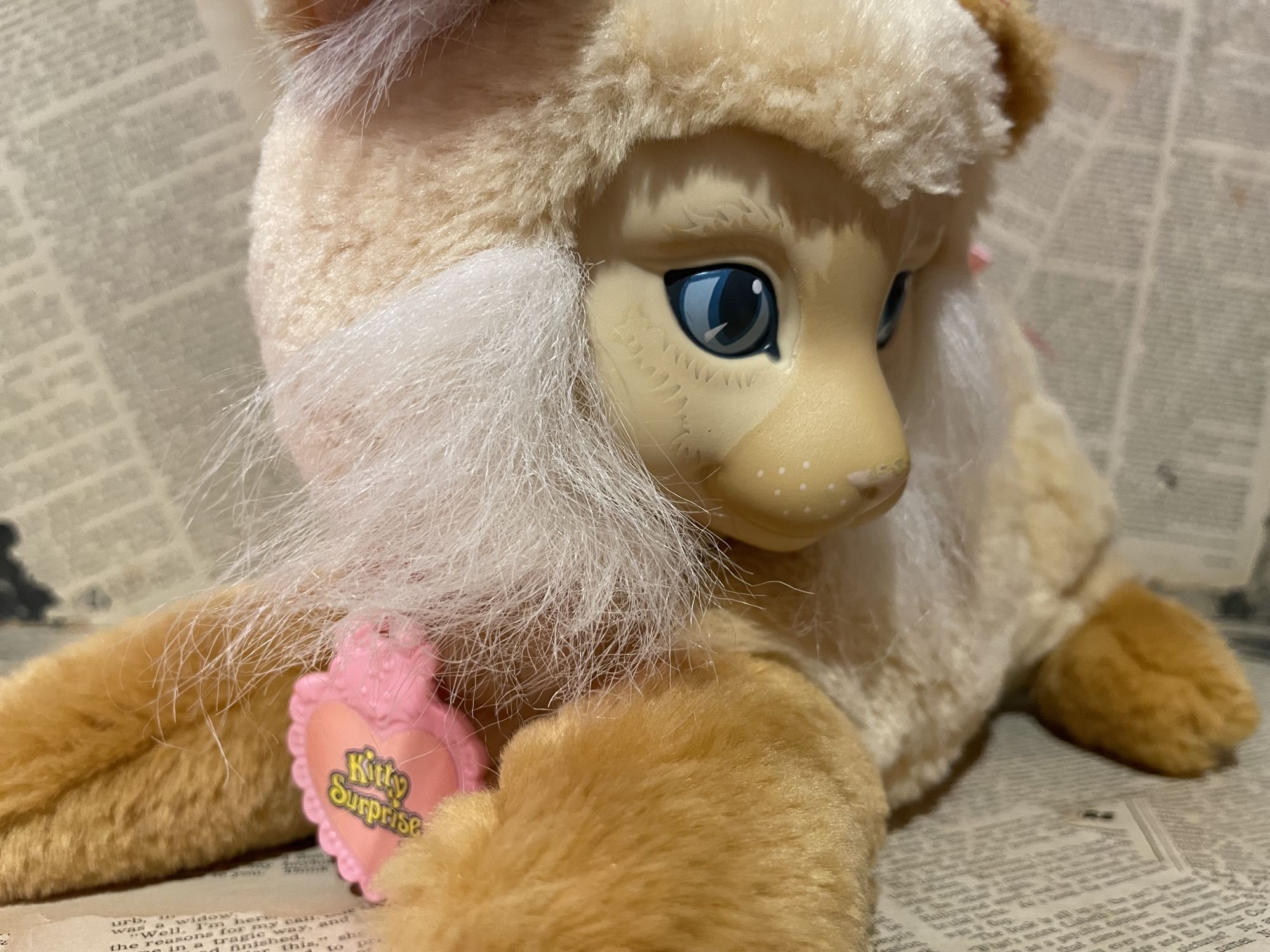 Kitty Surprise Plush 90s FO 077